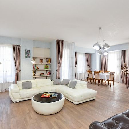 Serviced Apartment On Rustaveli Avenue 9 트빌리시 외부 사진